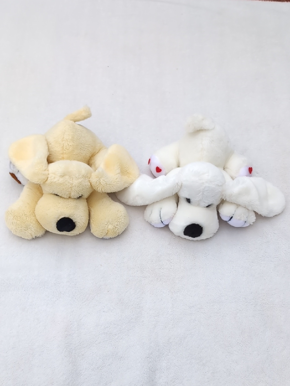 Antics Beagle 80s yellow stuffed dog puppy also a white unknown brand dog used